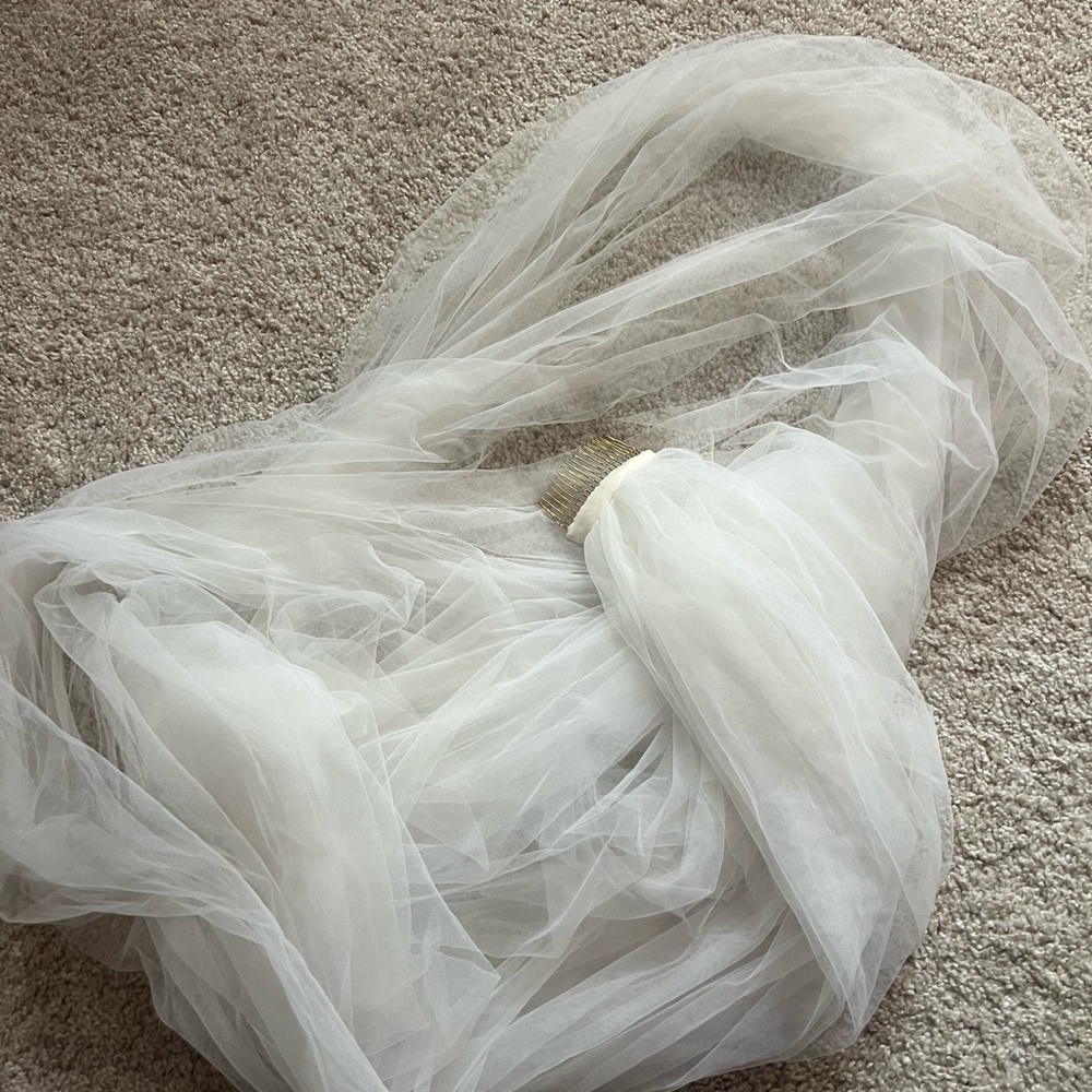 PARIS BY DEBRA MORELAND FLOATING CATHEDRAL VEIL - Picture 2 of 2